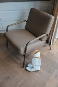 Het verbeteren van de stijl van je huis met opvallende fauteuils en bijpassende decoratie